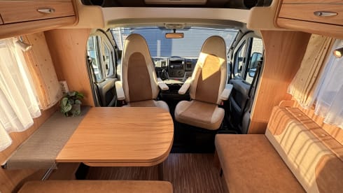 Fijne Bürstner camper voor 4 personen