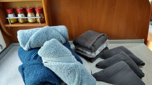 Very luxurious 2-3p Laika semi-integrated camper