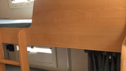 Ideal and cozy family camper, bicycle carrier for 4 or scooter, 2.8 JTD