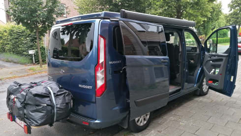 4p Ford campervan uit 2021
