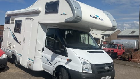 6 berth Ford Rollerteam