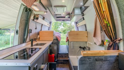 ORBIS – 2p Renault bus from 2018 Travel case built for convenience. none like this