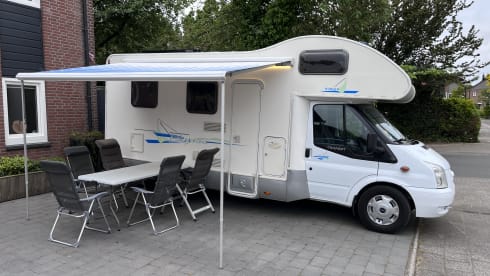 Luxurious neat family camper, 6 seats + belt, fully furnished