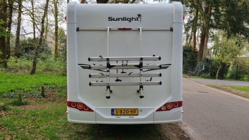 Ruime integraalcamper, van alle gemakken voorzien!  – 4 person Sunlight integral camper from 2019