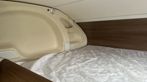 Large 6 berth modern motorhome