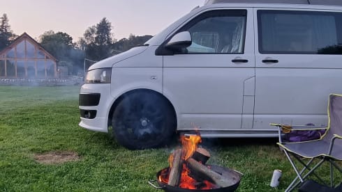 Buffy – White VW T5