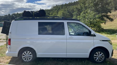 Clara – 4 Berth VW T6.1 Camper