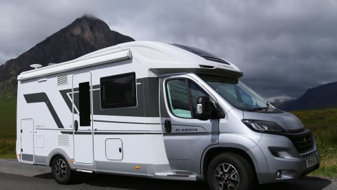 Lamlash – Adria 600 Matrix DT 4 Berth/4 Belts