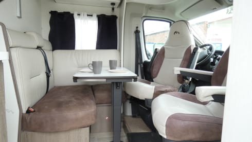 Dycki Duo – Get in, drive off, feel good.