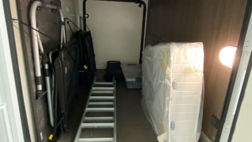 MOBI-) – BRAND NEW 5-person camper - also for your WINTER HOLIDAY