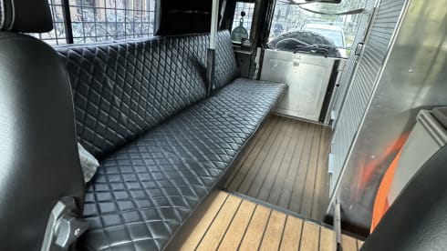 The Silver Bullit – Land Rover Defender (NL) 4x4 One-of-a-kind Custom made Offroad camper