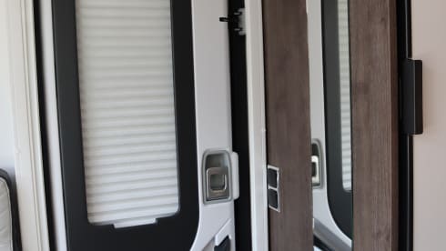 Lokatena – New Benimar Bel Air, semi-integrated with 5 seats and 5 beds