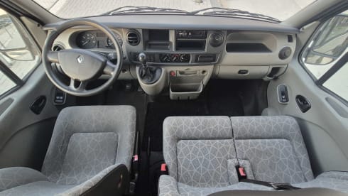 2p Renault bus from 2010