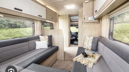 Sebby 2022 Luxury 2 berth Autotrail F68 
