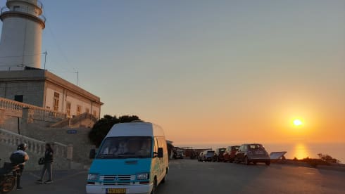 Ibiza hippie van Renault Traffic turquoise 