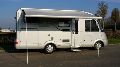 Betrouwbare en ruime Hymer camper voor 4 personen 