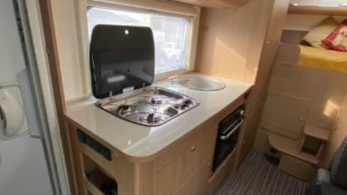 Sunny – Your next family holiday - 2020 6 Berth Motorhome
