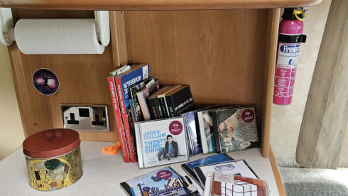 Sunny Suntor – 4 berth Autotrail alcove from 2003
