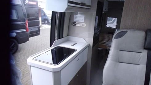 Vany – Fully equipped self-sufficient van