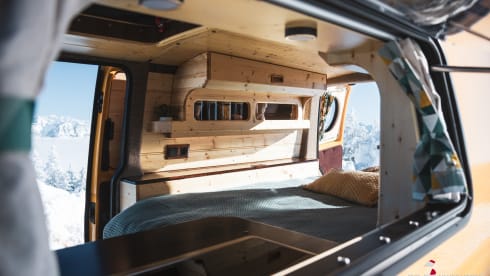The Vancrafters – 2p Volkswagen campervan The Vancrafters Interior