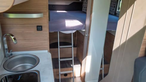 enjoycamper2 – KNAUS VAN TI 650 MEG PARTIALLY INTEGRATED TOP EQUIPMENT IDEAL FOR COUPLES
