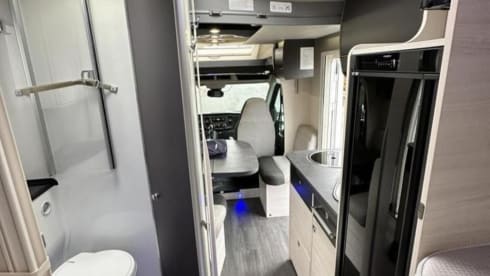 Go explore – Luxury camper with automatic transmission and 170 hp, full of options