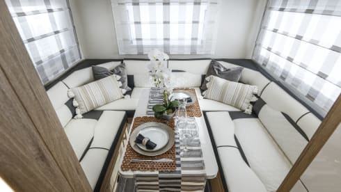 Angus – New 2025 6 Berth off-grid Motorhome