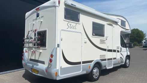 6-8 p Fiat alcove spacious family camper