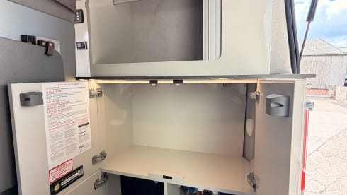 Blondie – 4 berth Ford campervan from 2022