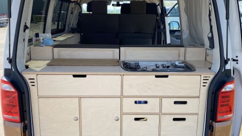Ventje_Pezarro – Camper Ventje- Luxury VW T6 automatic for 4 people
