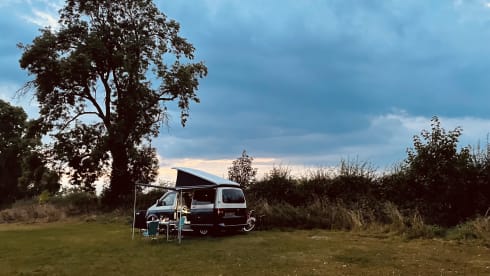 Obi Van Kenobi – 4 berth Volkswagen campervan from 2007