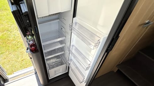 Joep – Fijne Adria camper voor 4 personen
