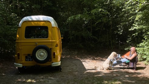 Tenacious twinkie – 3p Renault Estafette campervan from 1973 🚍⛰️🗺️