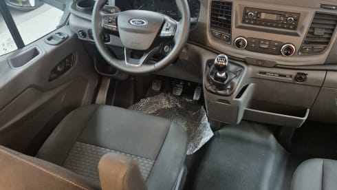 6p Rimor in nieuwstaat - airco in de woonruimte + groot fietsenrek!