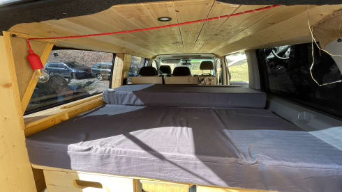 Franz Ferdinand – Beautiful compact 4x4 Camper