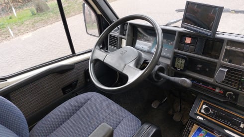 Rosie – 2p Peugeot bus from 1991