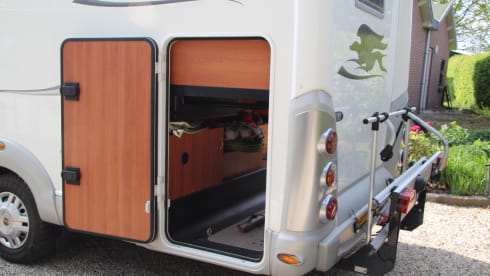 Very spacious family camper