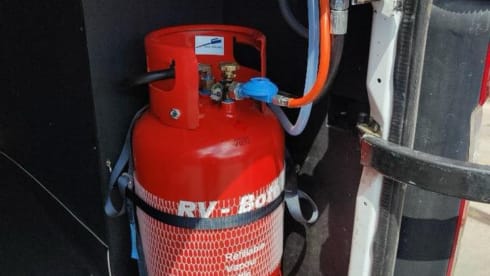 2-person Mercedes-Benz bus from 2015