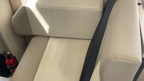 Rapido – Modern 4p Rapido 696F premium edition