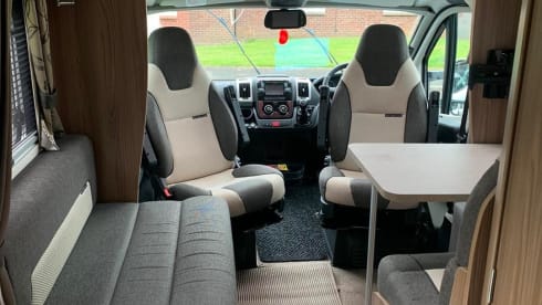 Bob – Fiat-Teilintegrierter mit 2 Schlafplätzen aus dem Jahr 2016