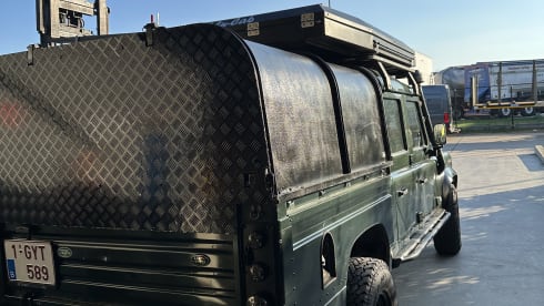 2p Land Rover rooftop from 2001