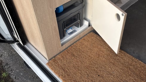 AmorA Campervan 6.0 meters for 2 persons with length beds