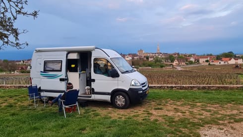 Luis – Compact but complete off-grid camper 