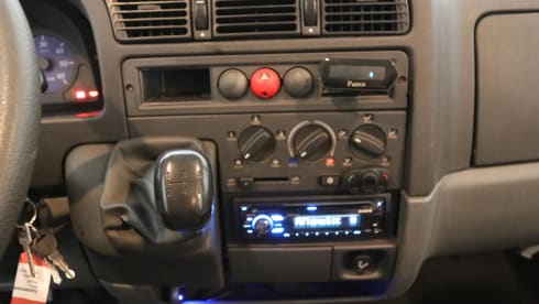 Hymer vast bed – Luxury entrance Hymer B574