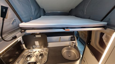 Nugget – Ford Nugget Plus 2023 with pop-up roof