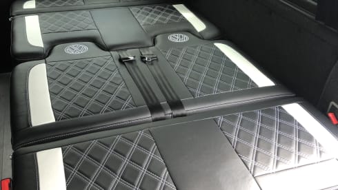 T32 r – Transporter l w b pop top with bed 