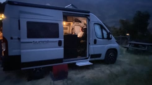 Ranger – New possl summit, bus camper of the year, with skyroof!