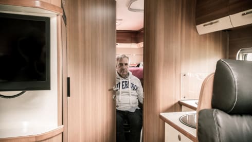 Wheelchair accessible camper