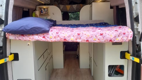 DUSTY – FORD TRANSIT CUSTOM HIGH TOP - UP TO 5 BERTH