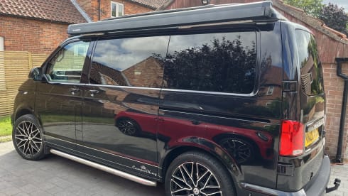 * Automatic* 4 berth VW camper with all mod cons